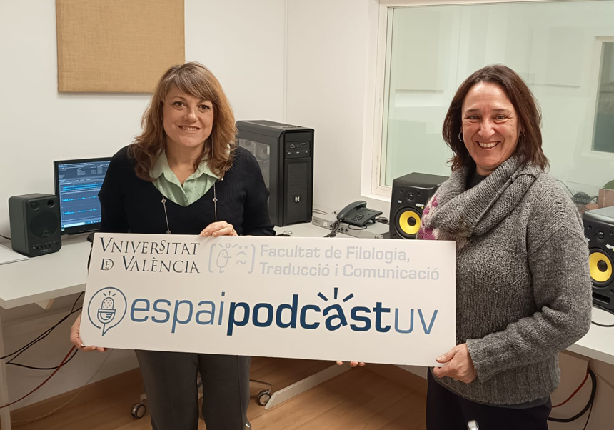 Rosa Isusi y María Josep Picó en el estudi
